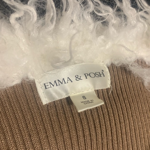 Brown and white knit tight dress w/ faux fur lining - Picture 5 of 5